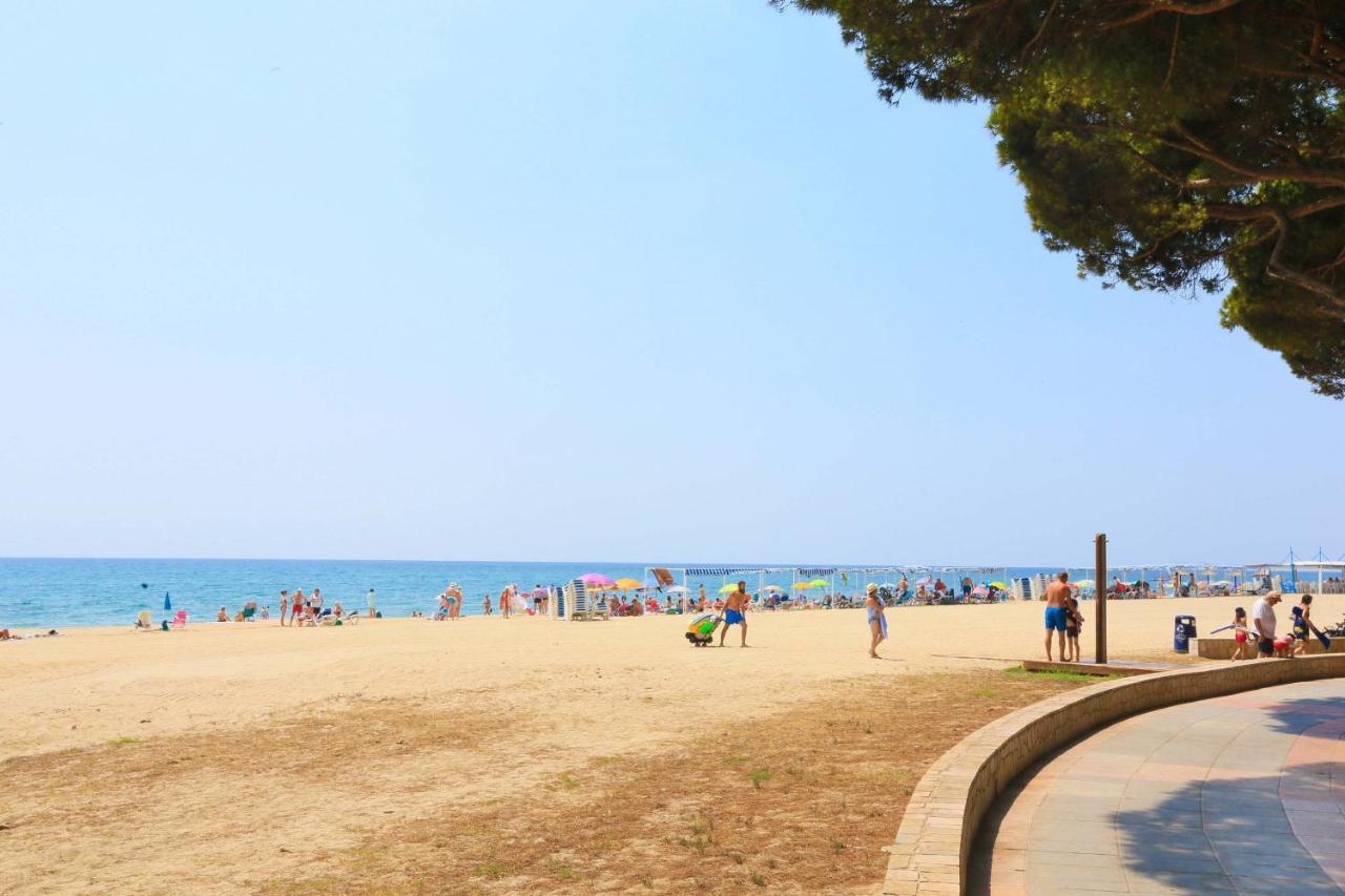 Playmar Litoral Costa Dorada - Only Families Apartment Cambrils Exterior photo